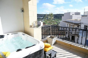 Fl 1 Ta'lonza Luxury With Hot Tub By Homely